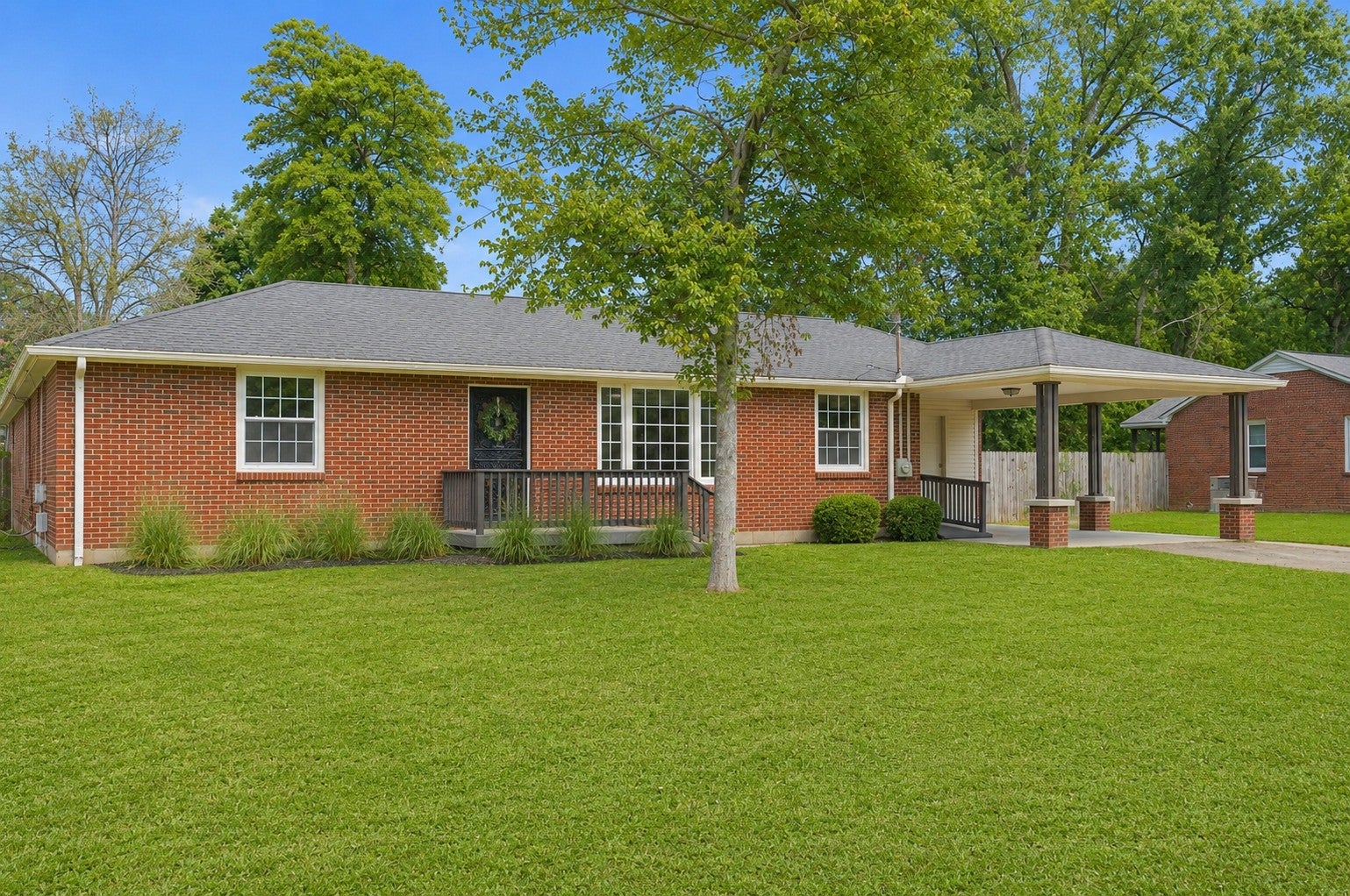 355 Flushing Dr — photo