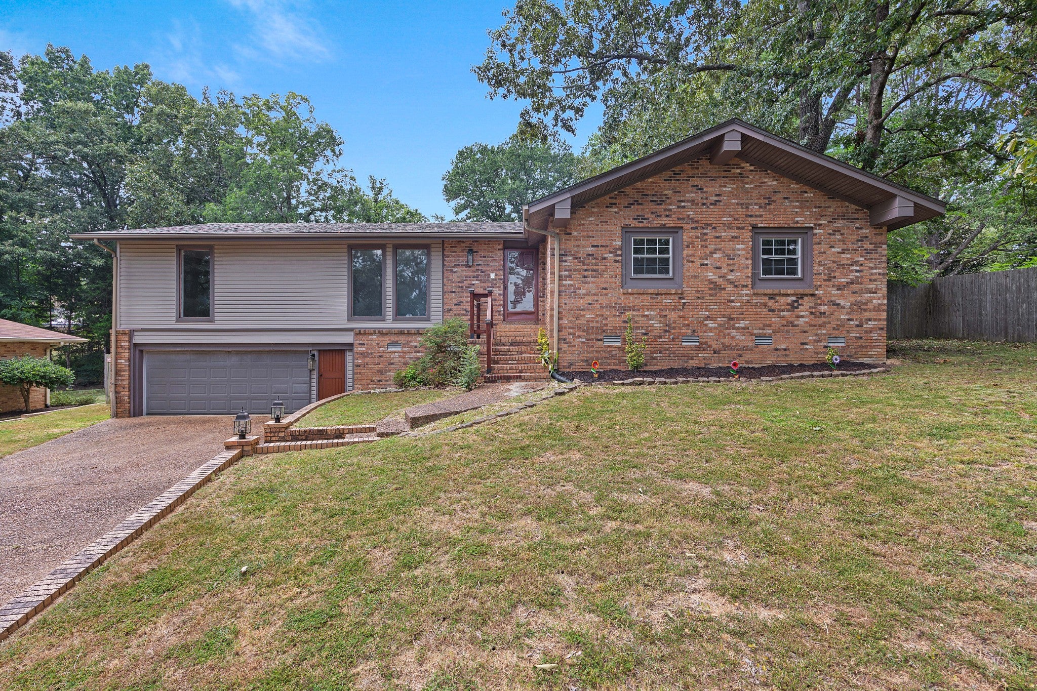 77 Hansford Pl — photo