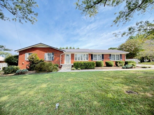310 Woodland Dr — photo