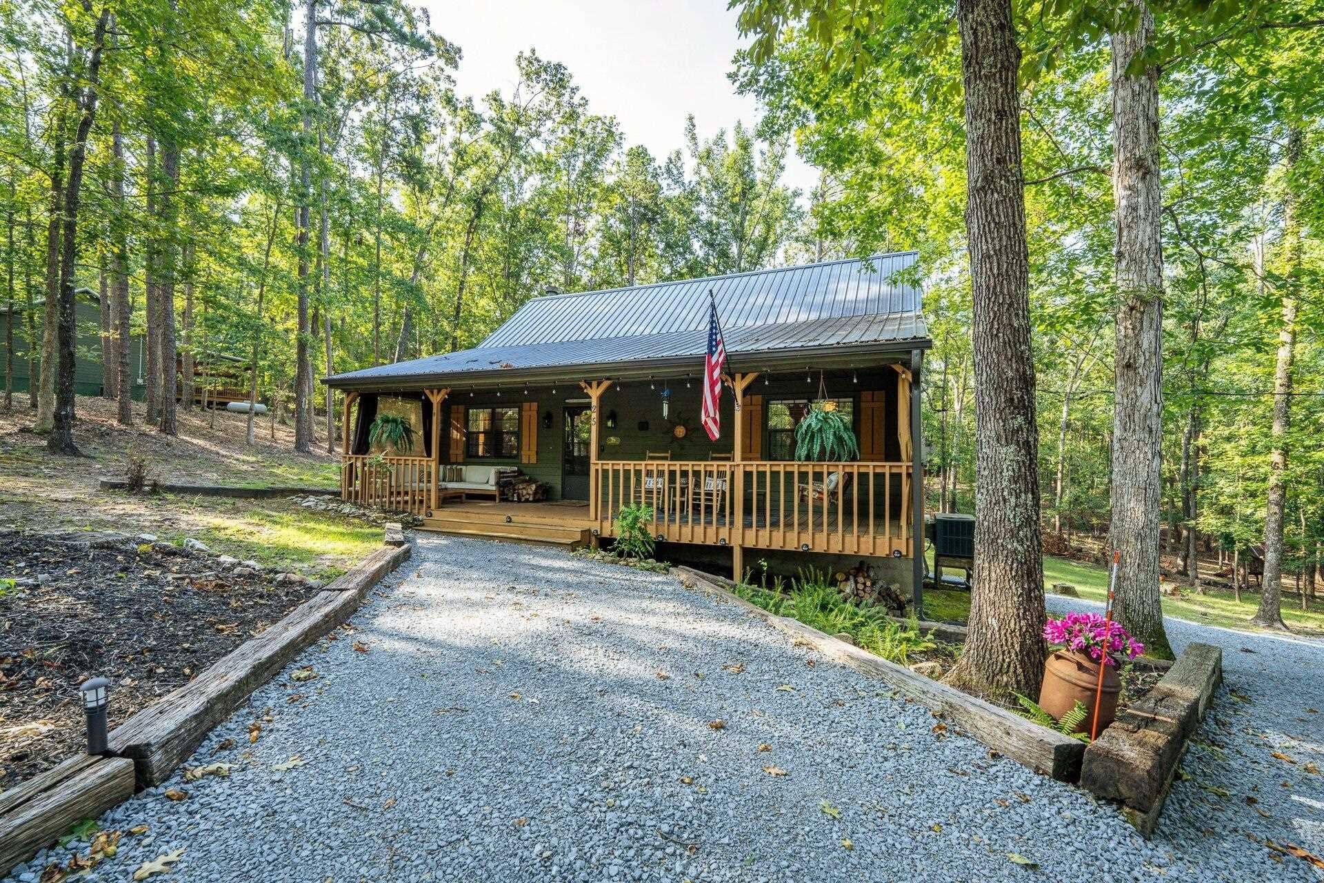 25 Pickwick Woods CV — photo
