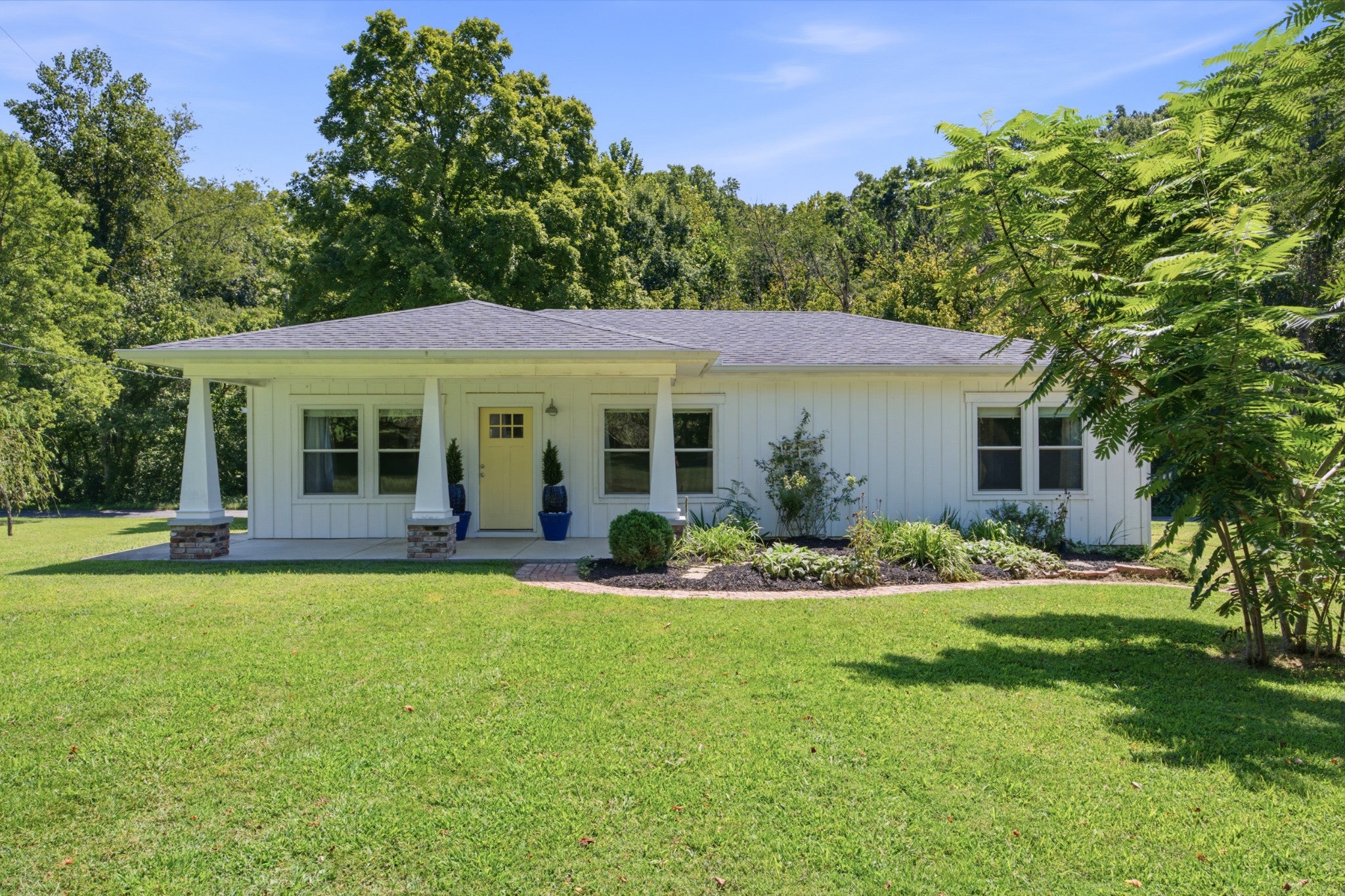 1389 Louisville Hwy — photo