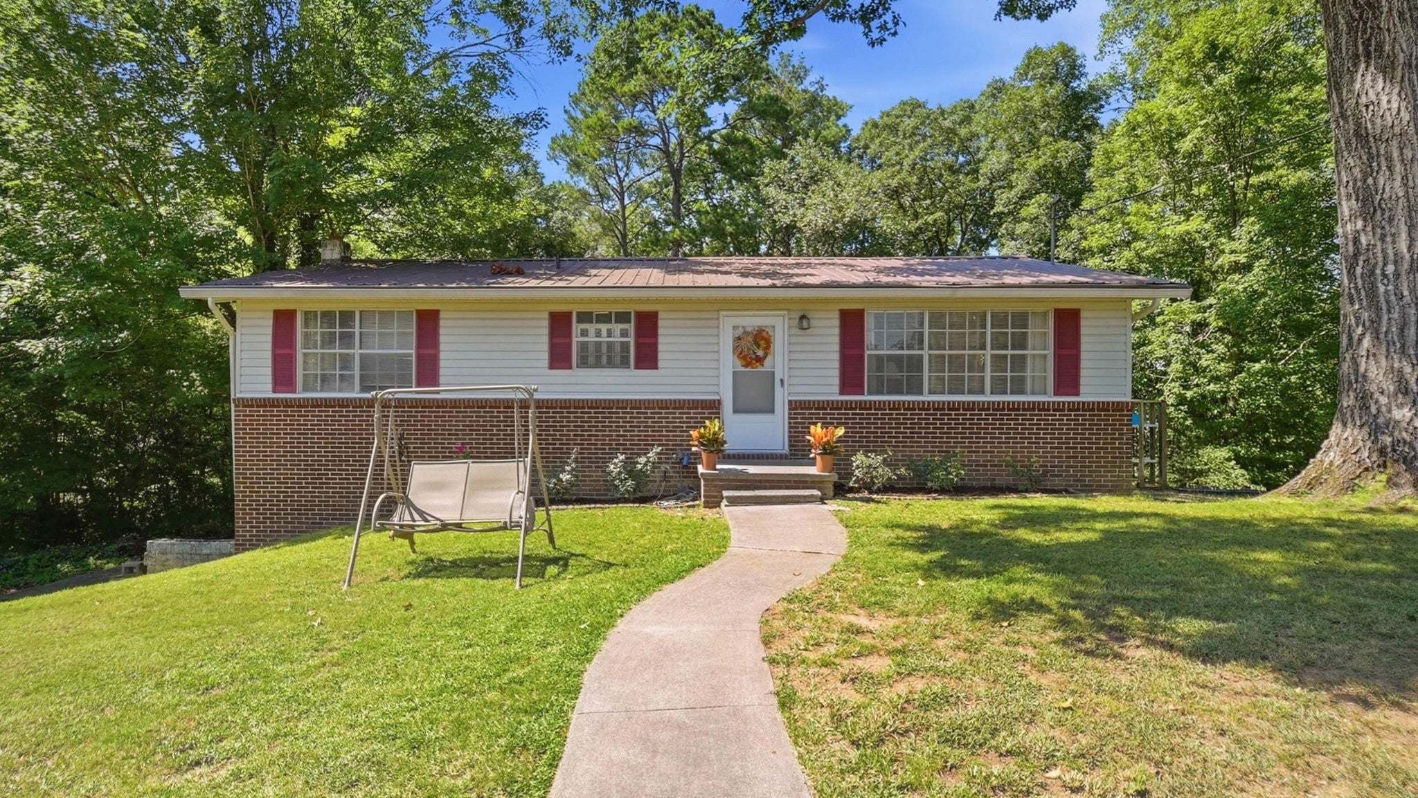 2462 Oak Circle SW — photo