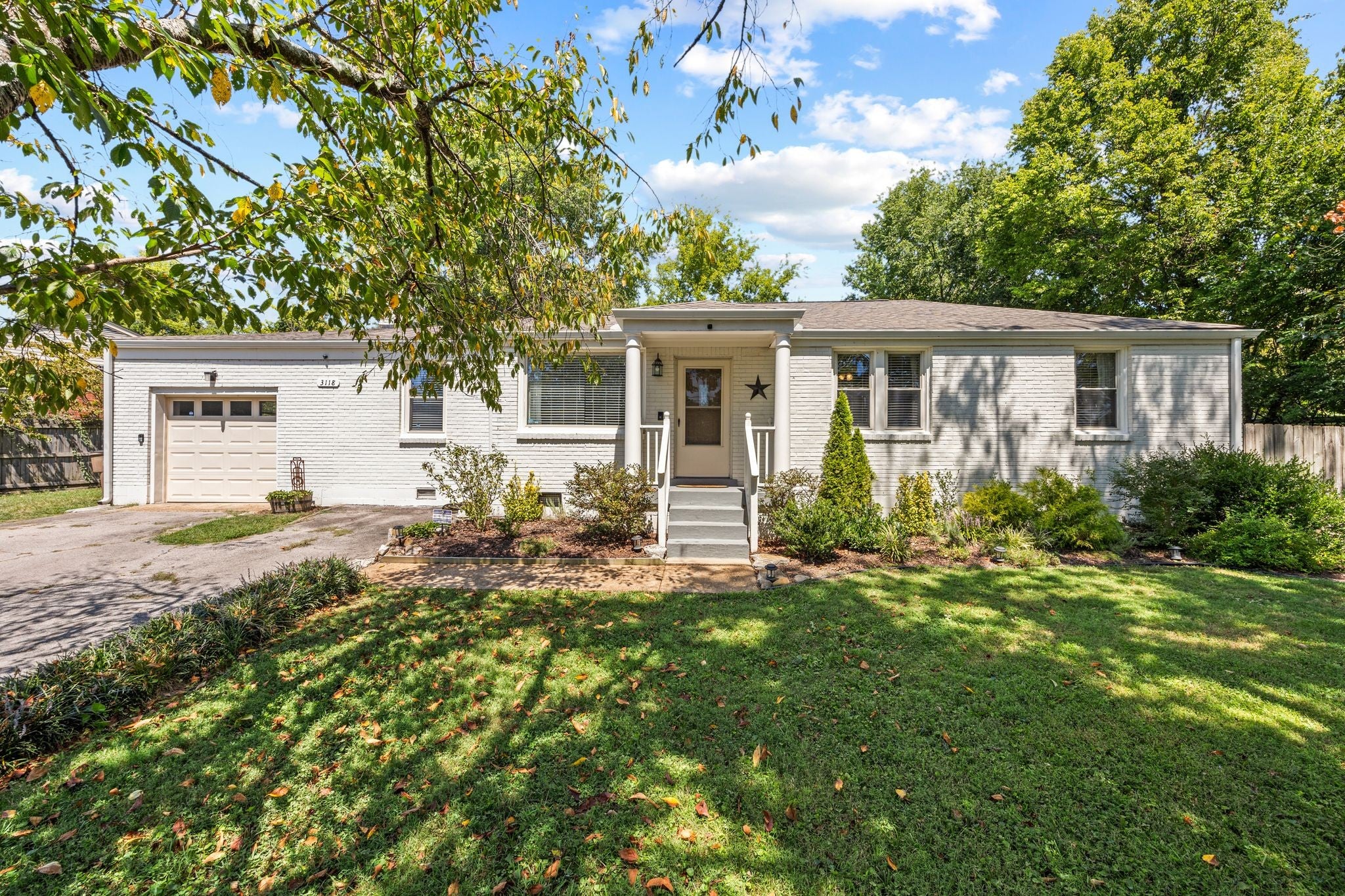 3118 Lake Park Dr — photo