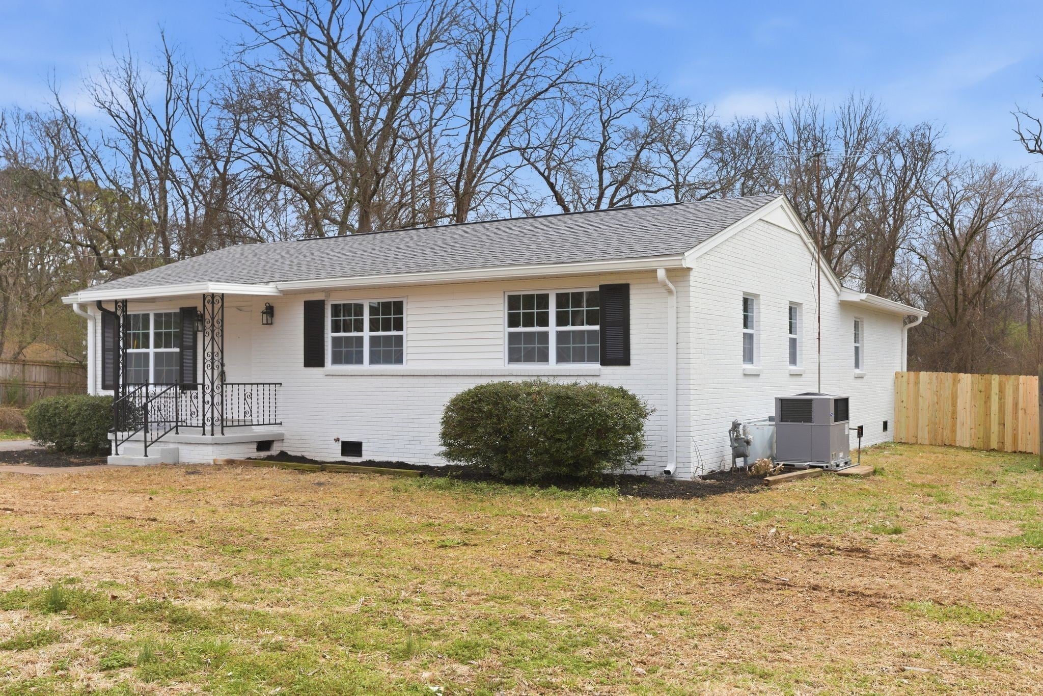 1806 Fern Dr — photo