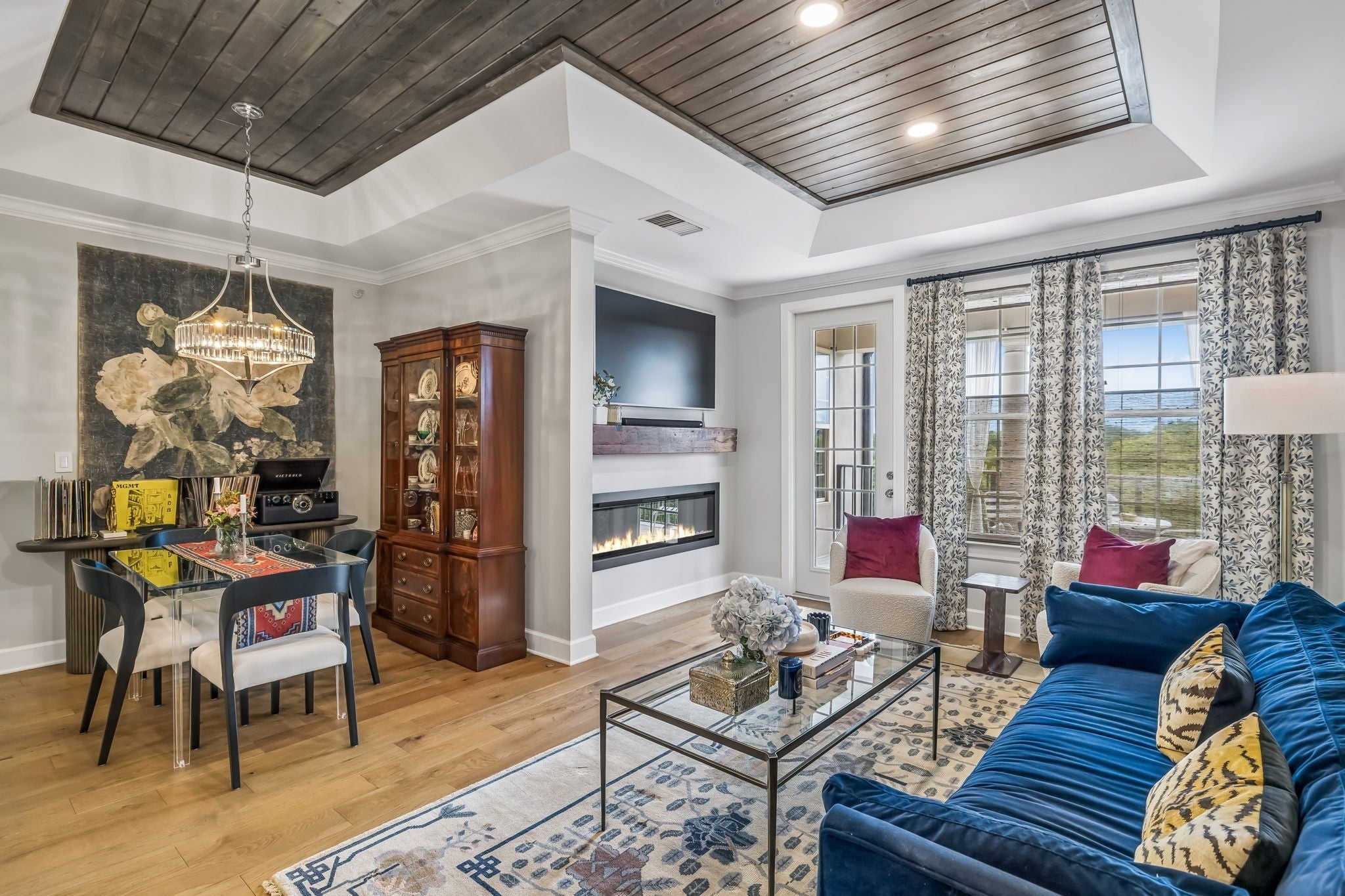 309 Seven Springs Way 403 — photo