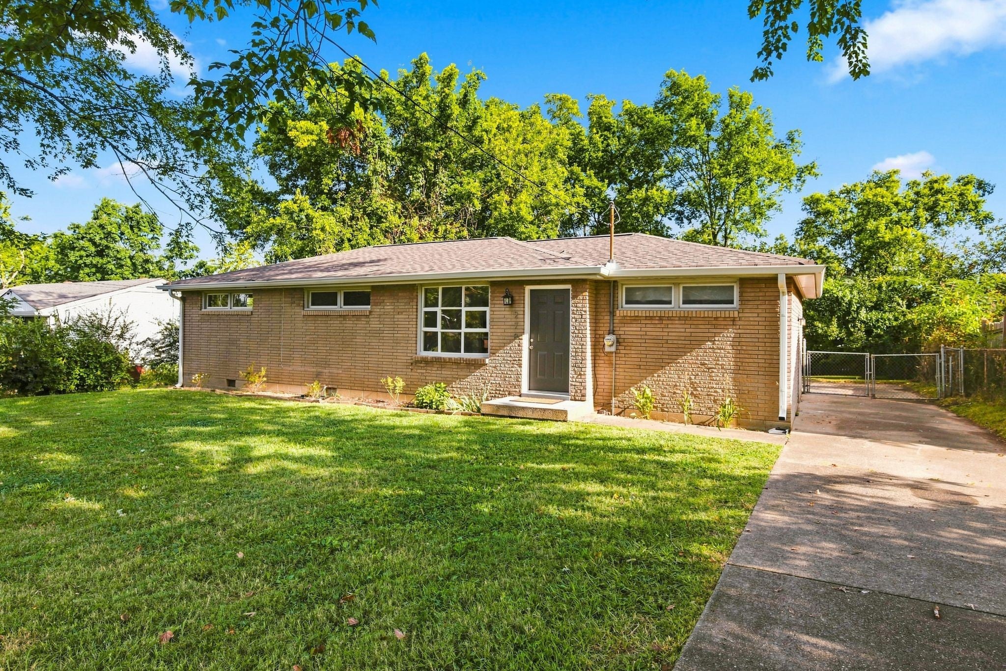 278 Garry Dr — photo