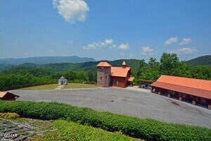1740 High Rock Way — photo