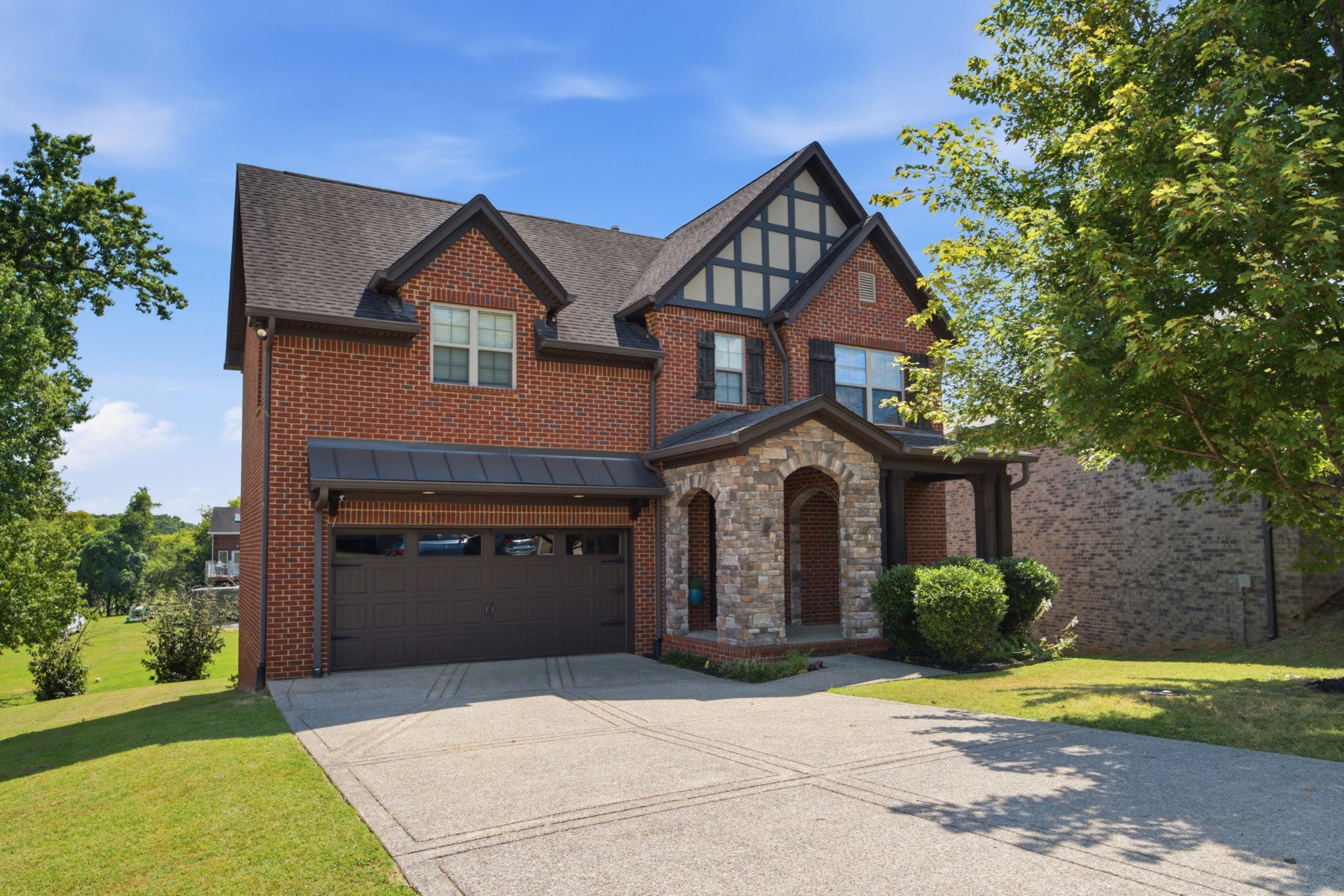 208 Valley Bend Dr — photo