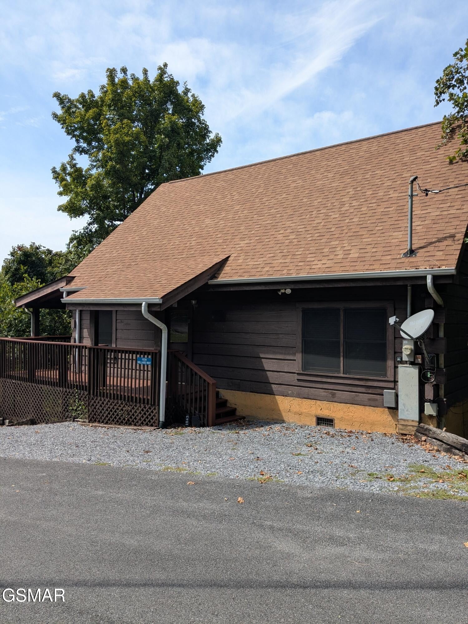1039 Willard Way — photo
