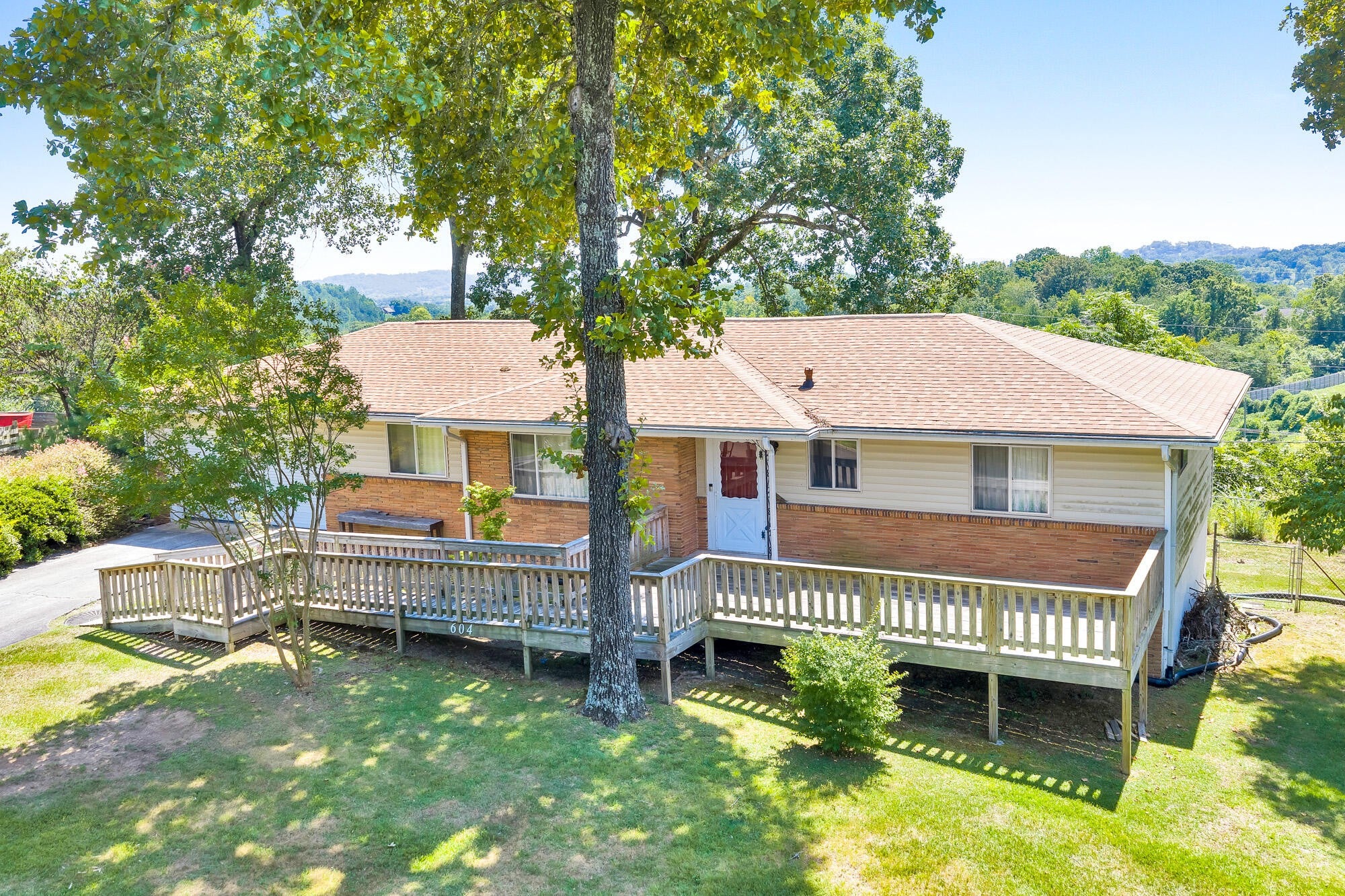 604 Highview Drive — photo