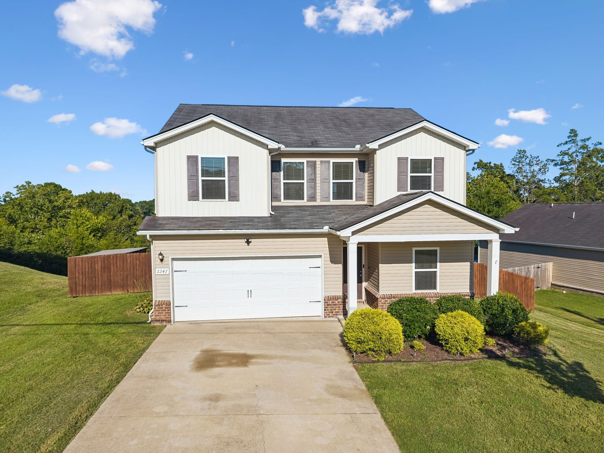 2247 Bee Hive Dr — photo