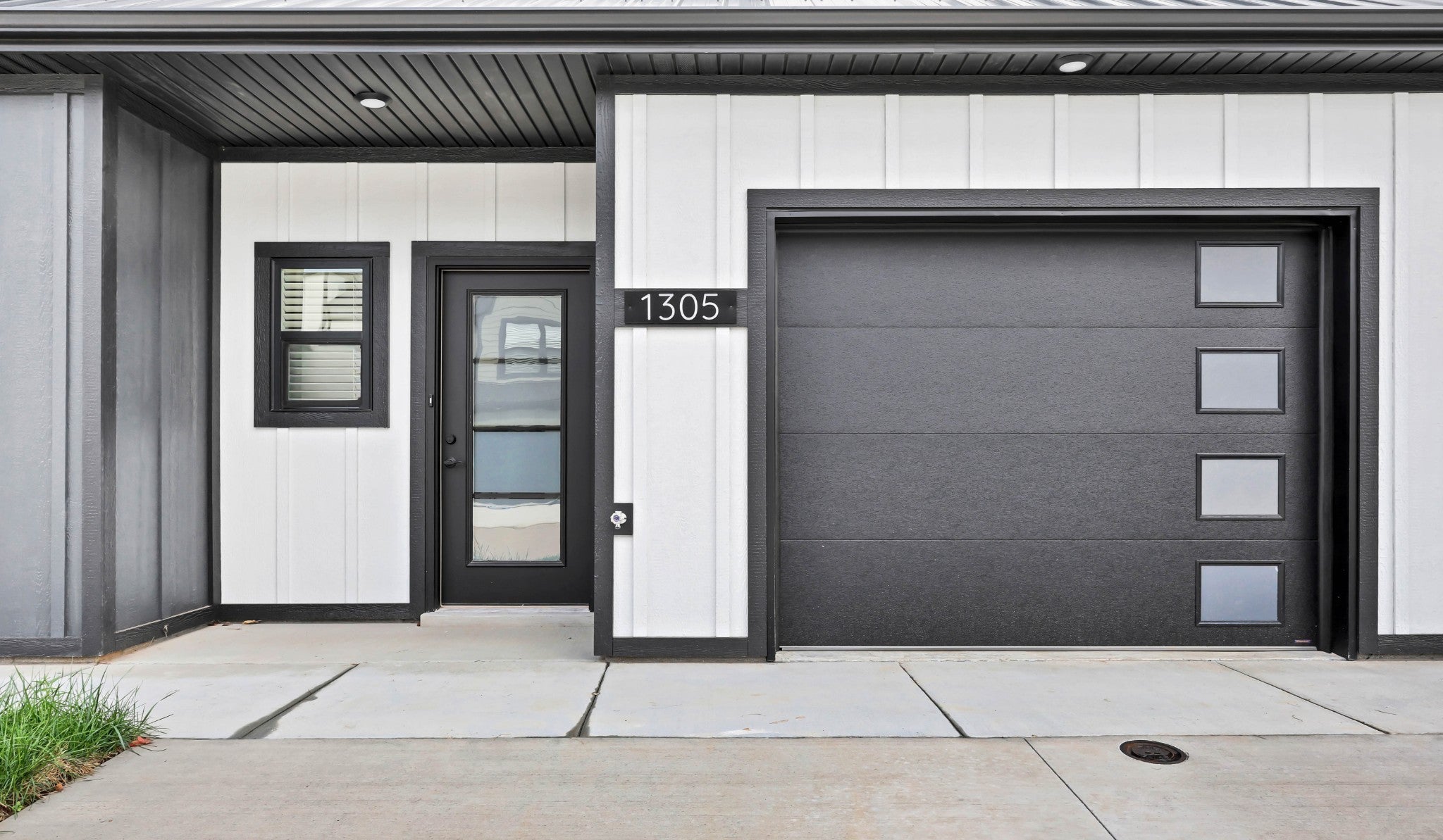 1305 Jonathan Wade Circle — photo