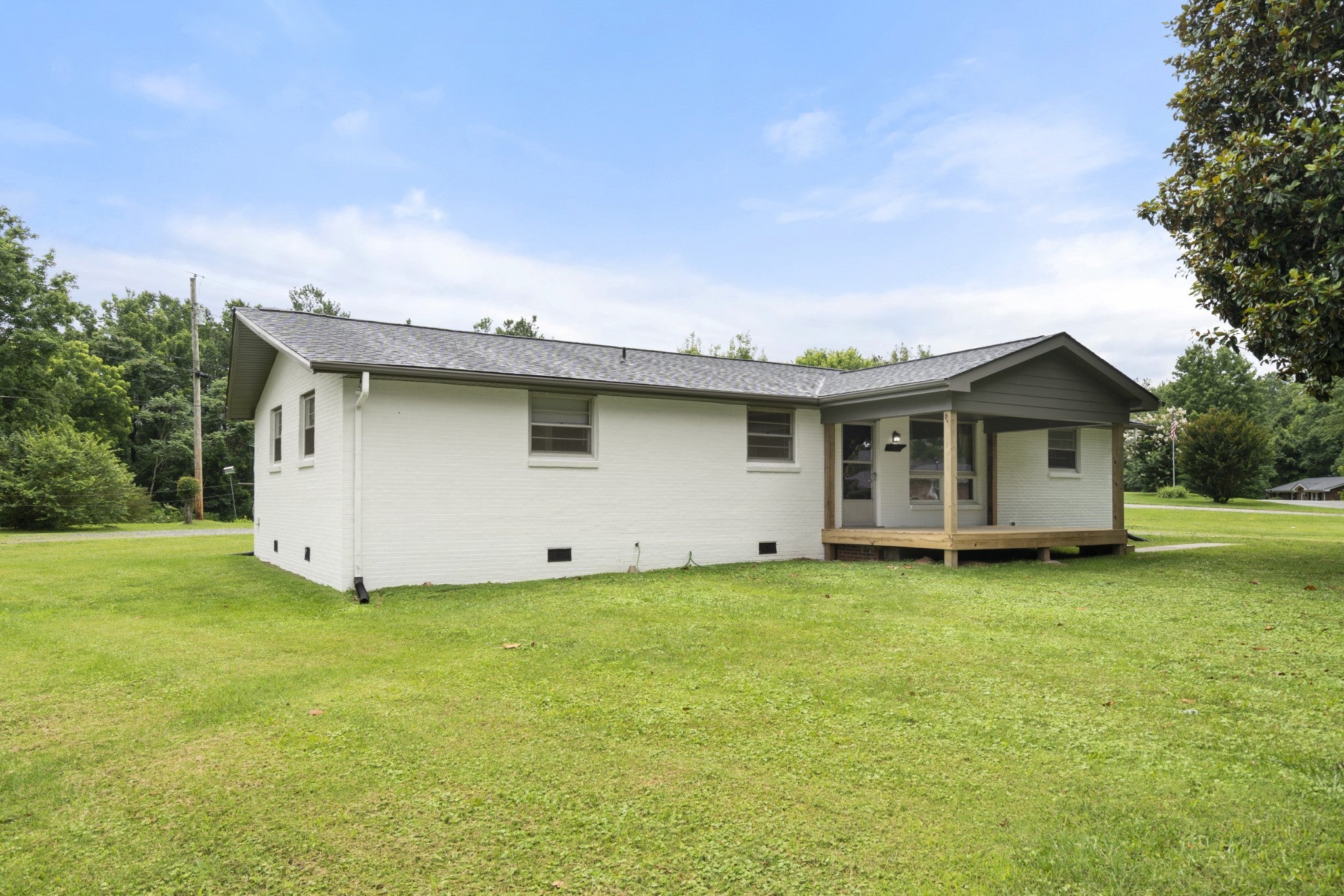 1156 Chestnut Dr — photo