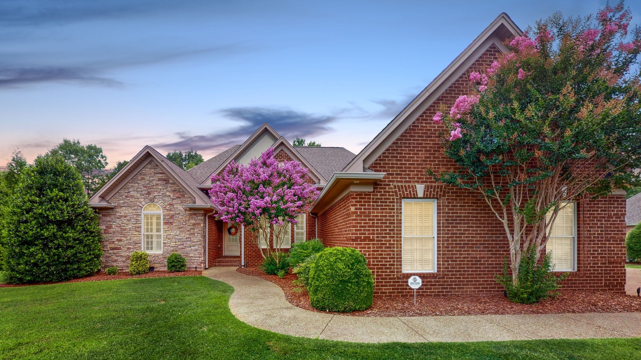 1007 Briarwood Dr — photo