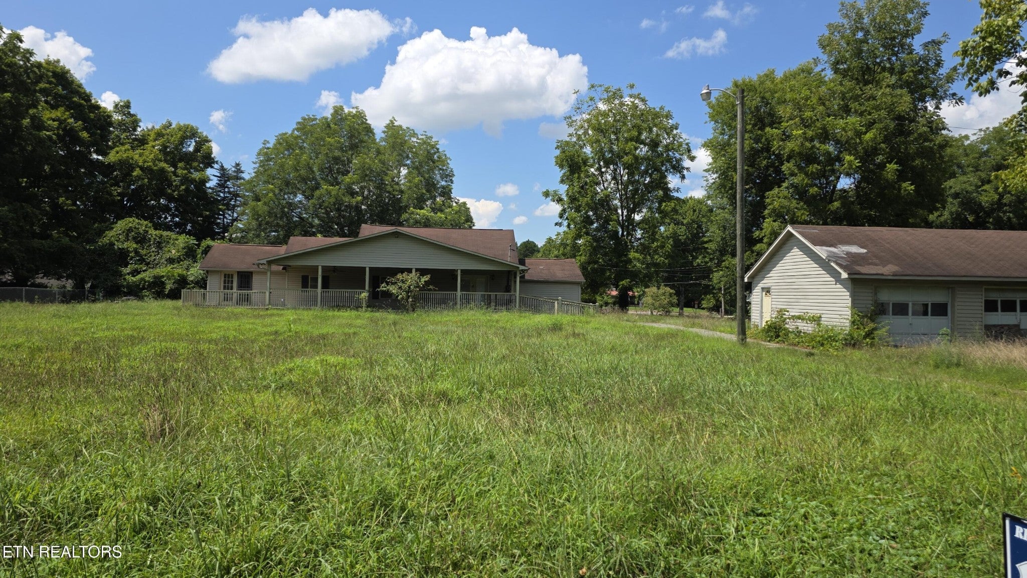 7011 Shell Lane — photo