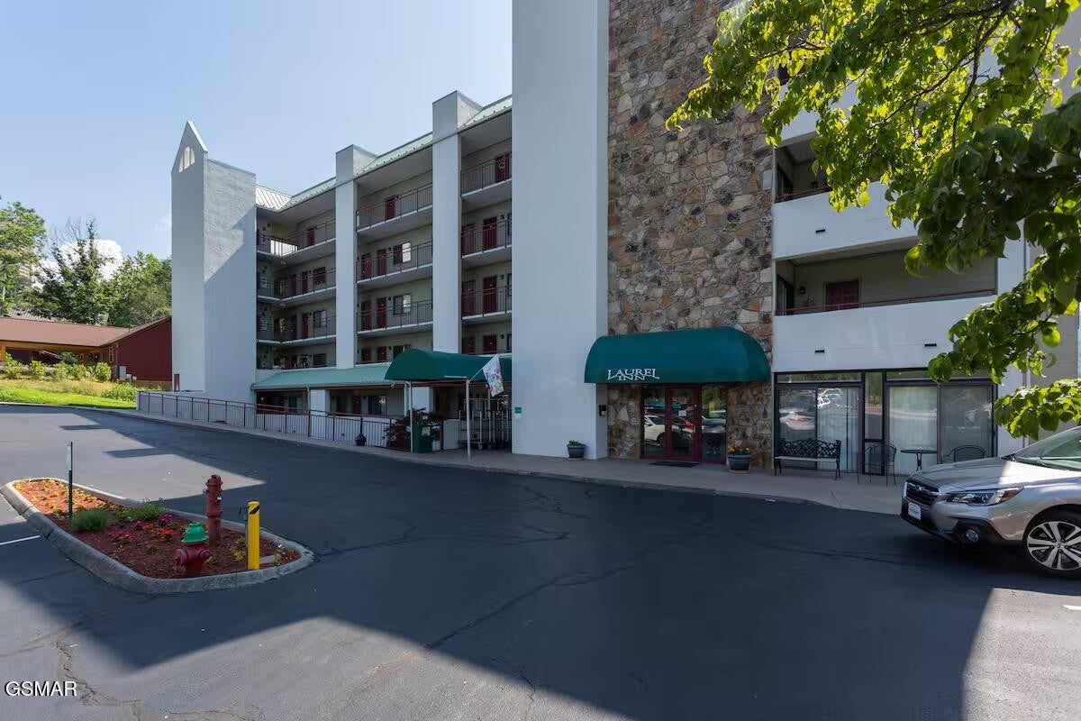 354 E Holly Ridge Road 204 — photo