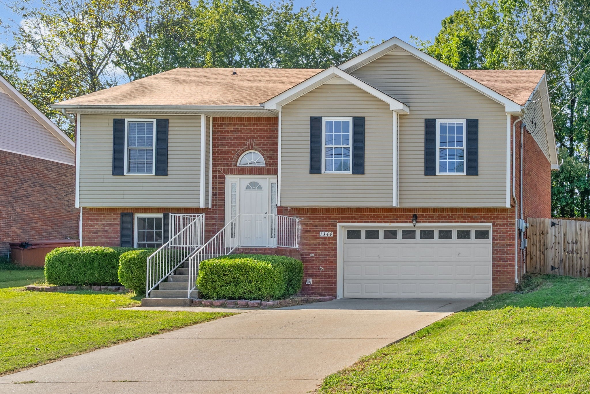 1344 Bluebonnet Dr — photo