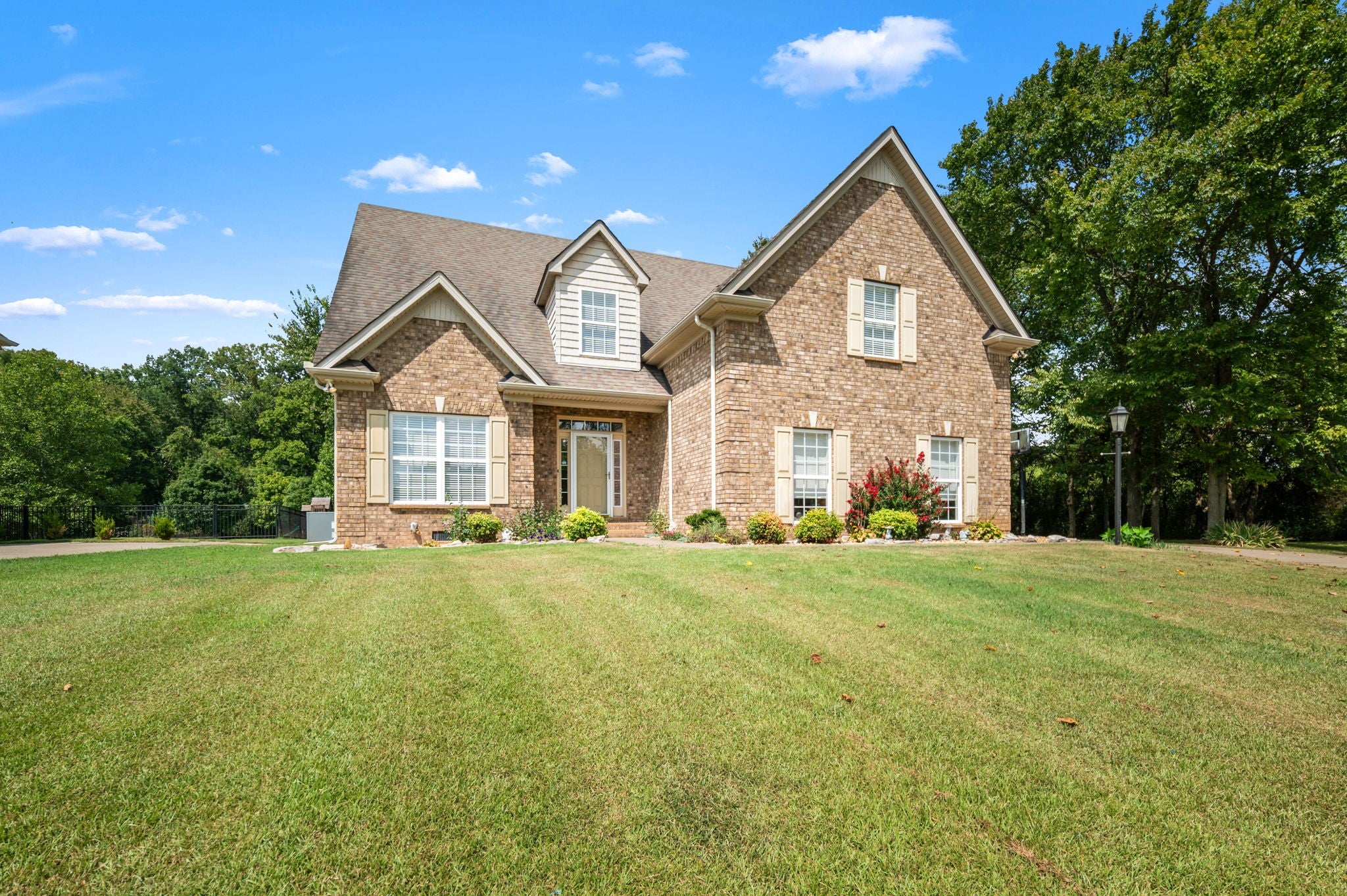 2309 Scout Dr — photo