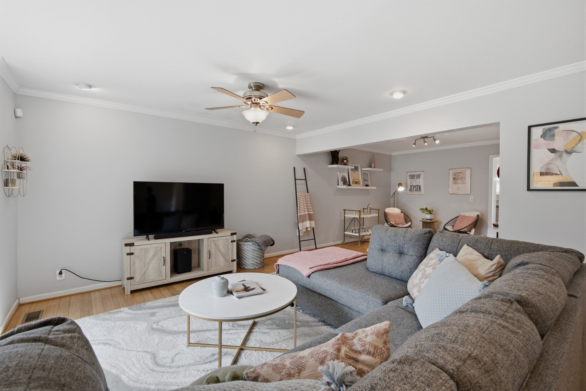 6946 Highland Park Dr — photo