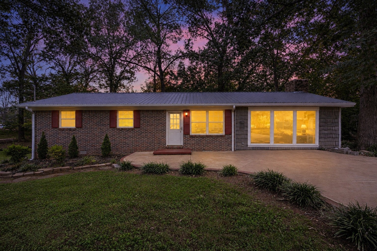 125 Dogwood Dr — photo
