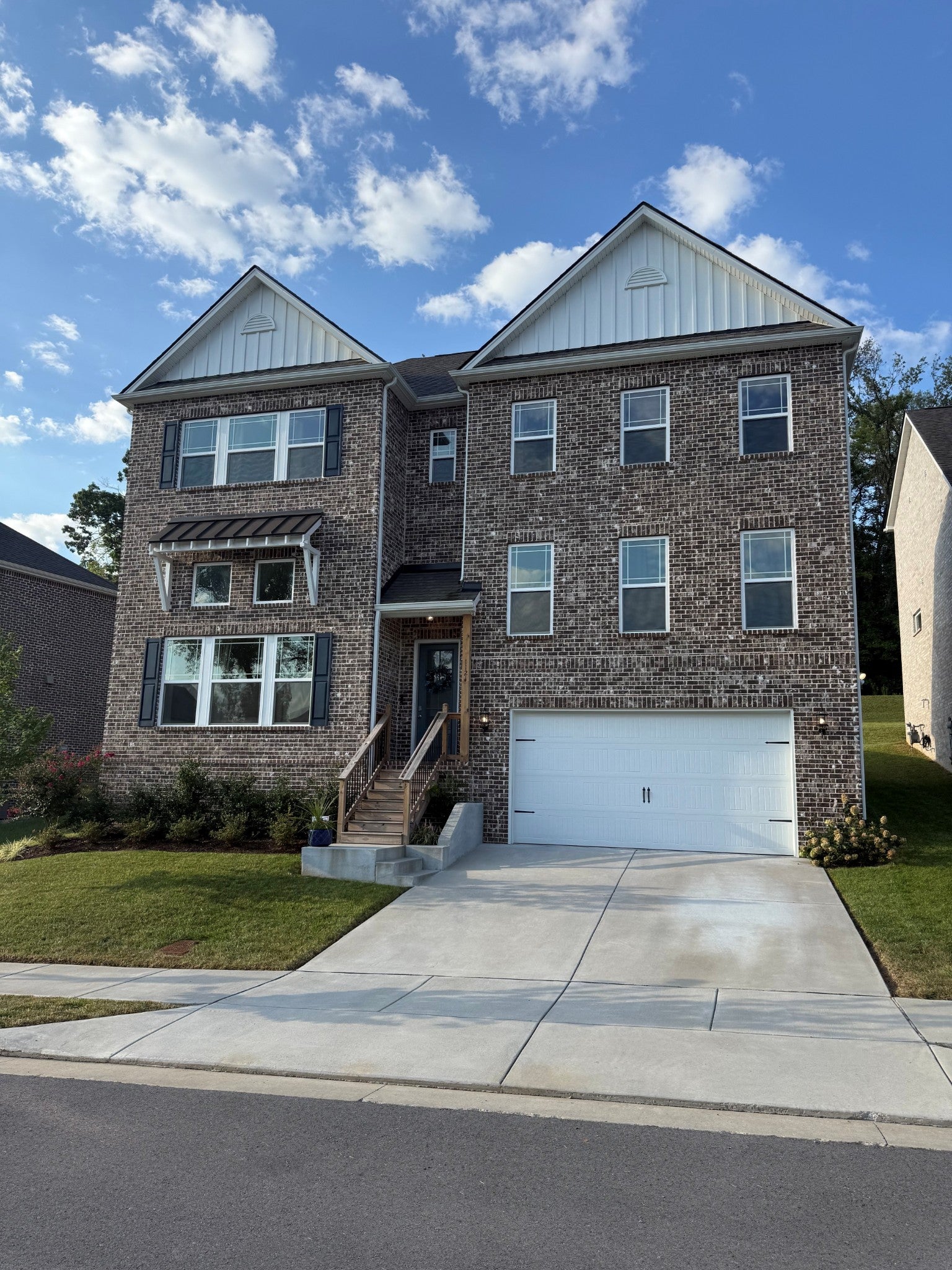 1121 Parklawn Dr — photo