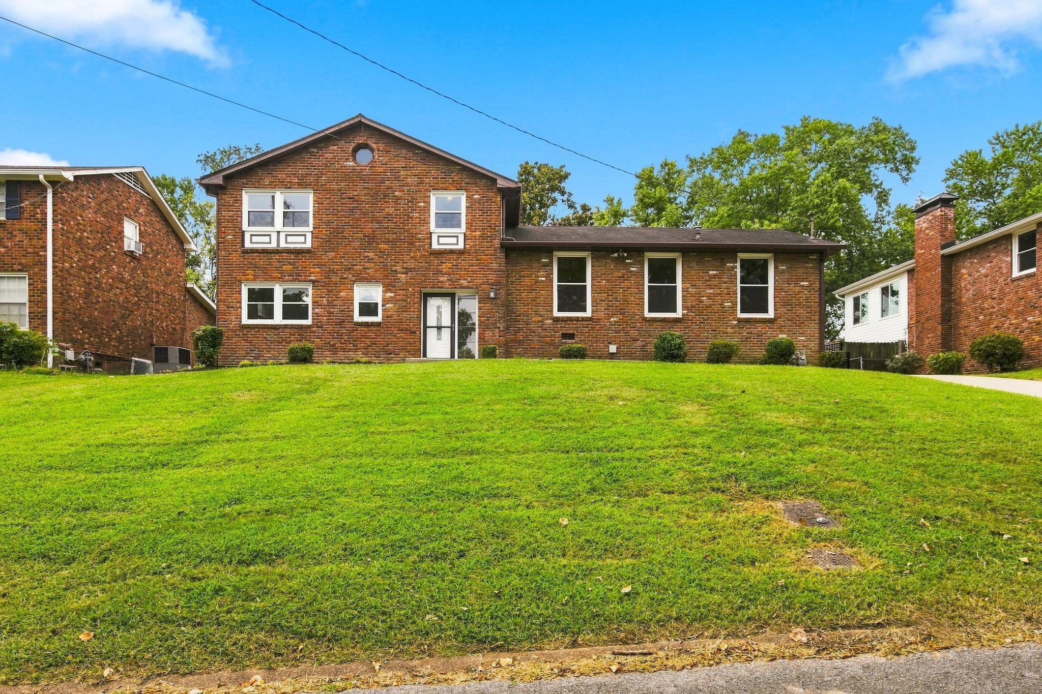 271 Richbriar Rd — photo