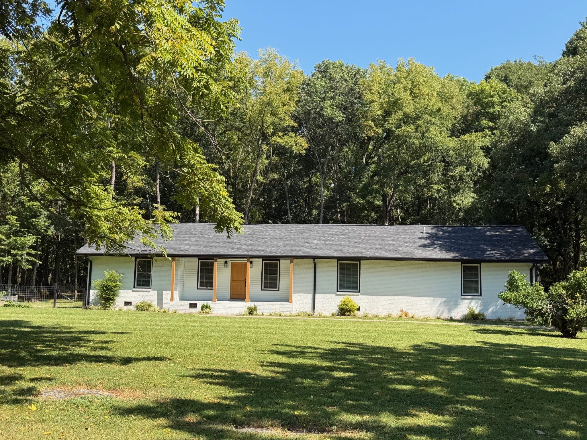 116 Foxland Dr — photo
