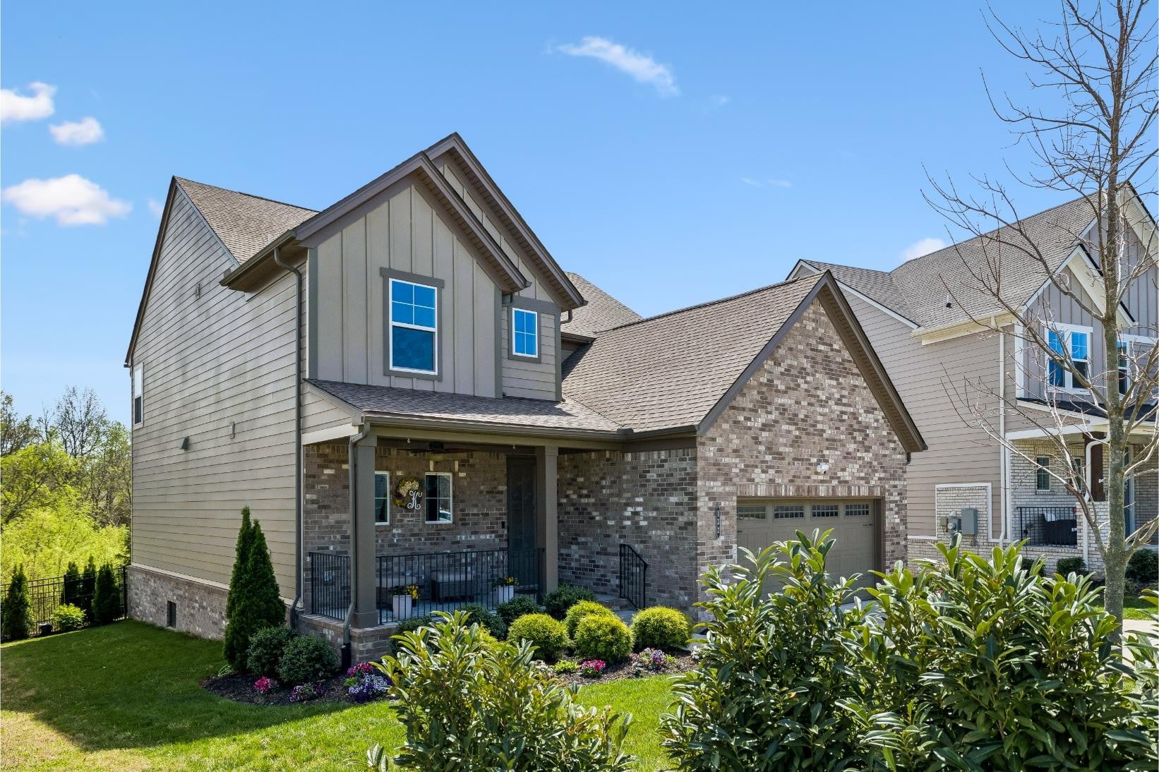 132 Newbury Dr — photo