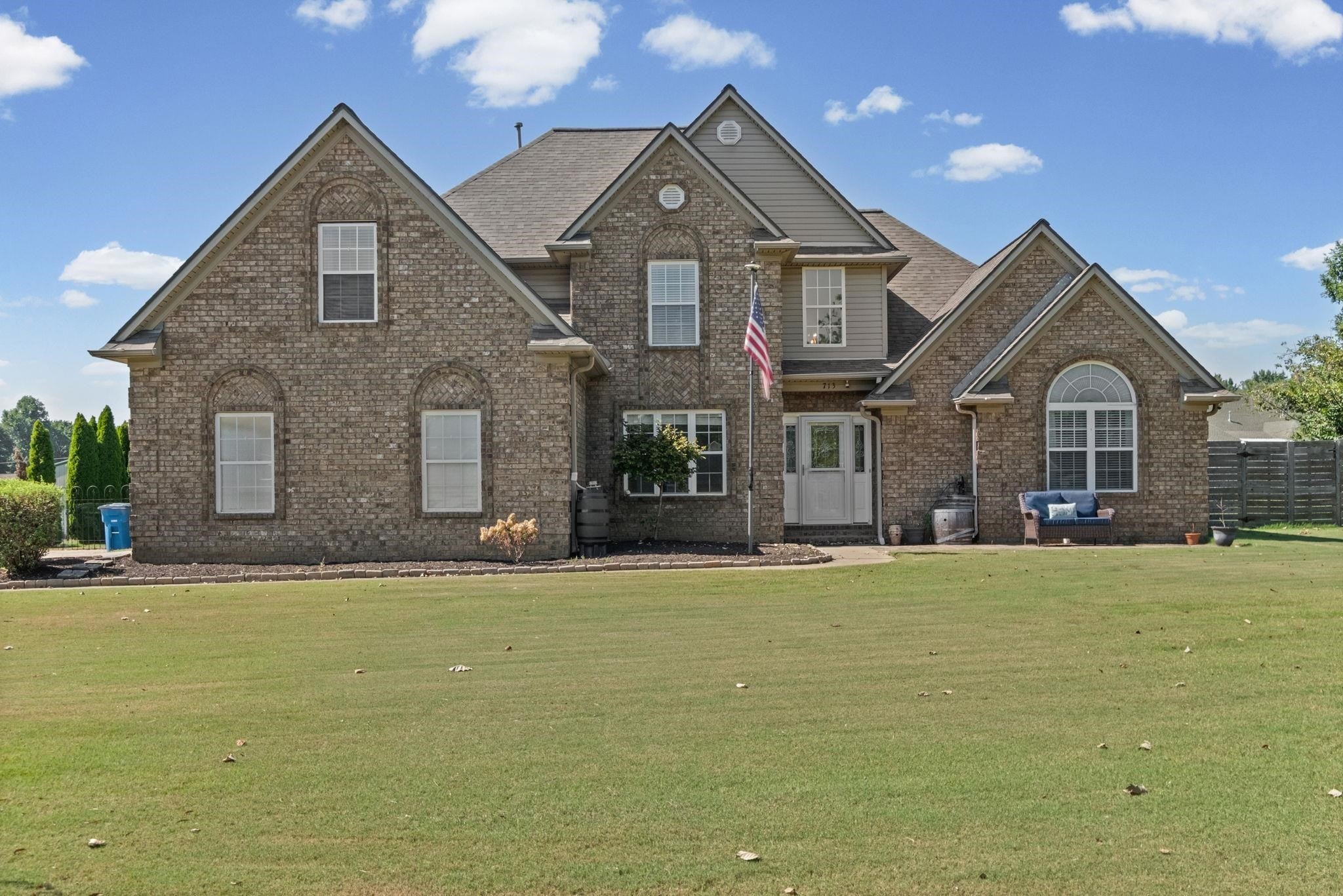 713 Elizabeth Dr — photo