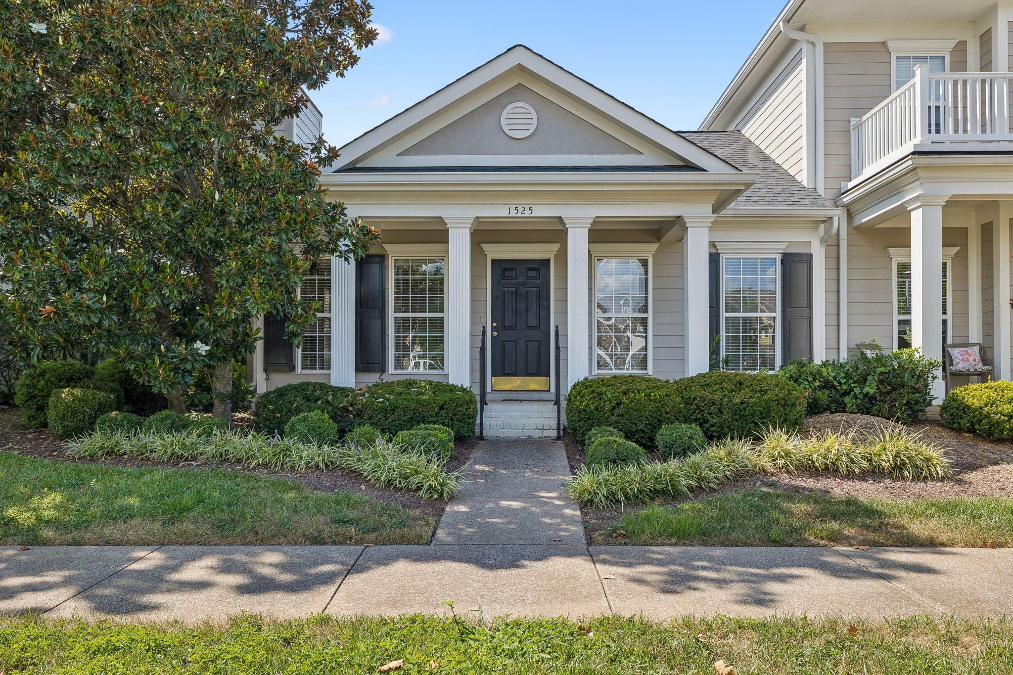 1525 Stratford Hall Cir — photo