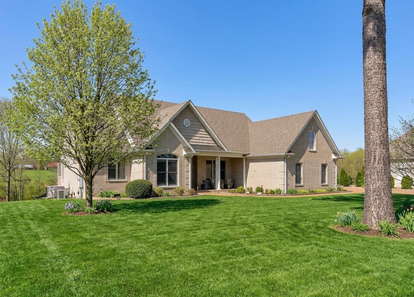 524 Country Club Dr — photo