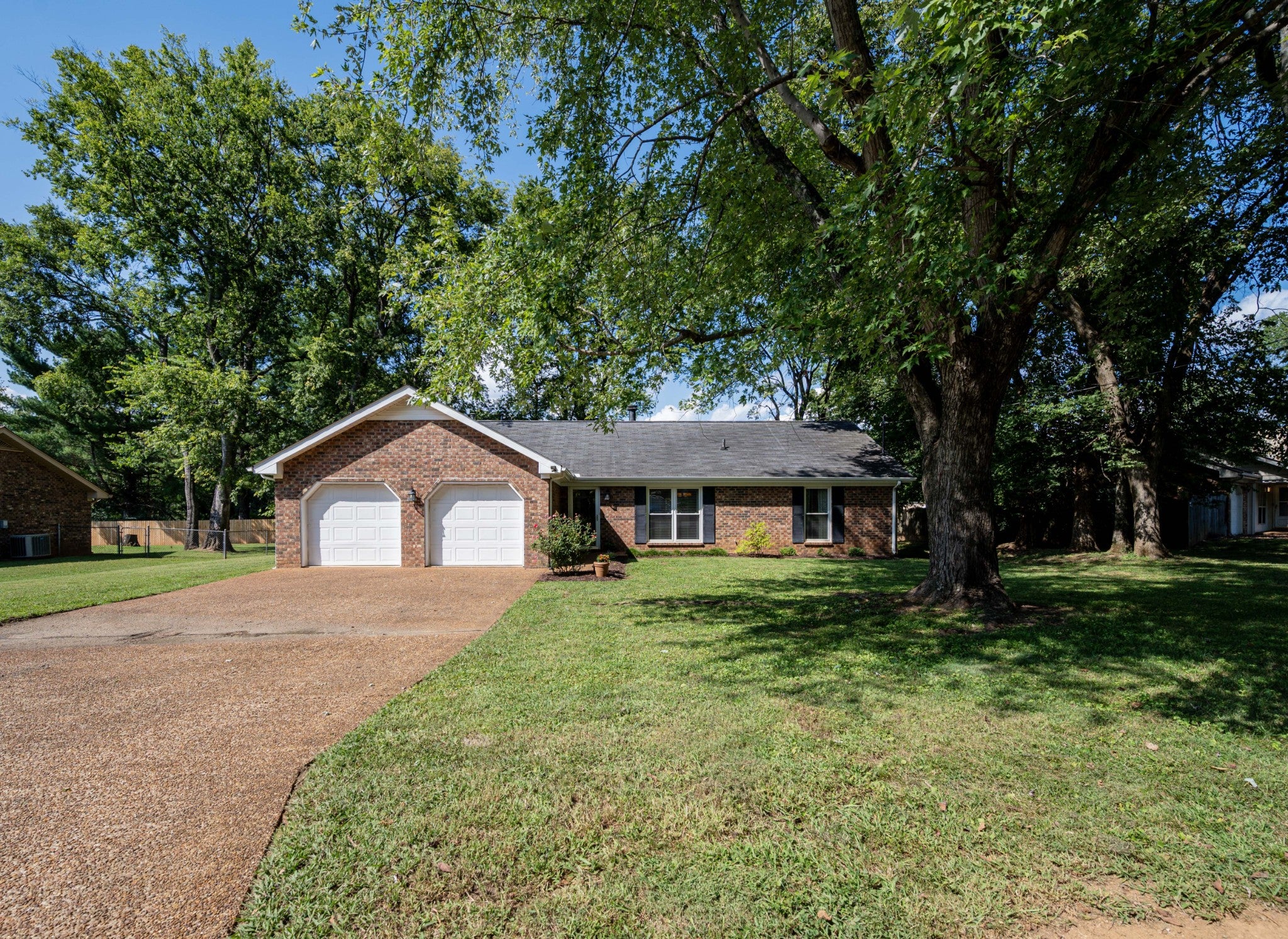545 Highpoint Dr — photo
