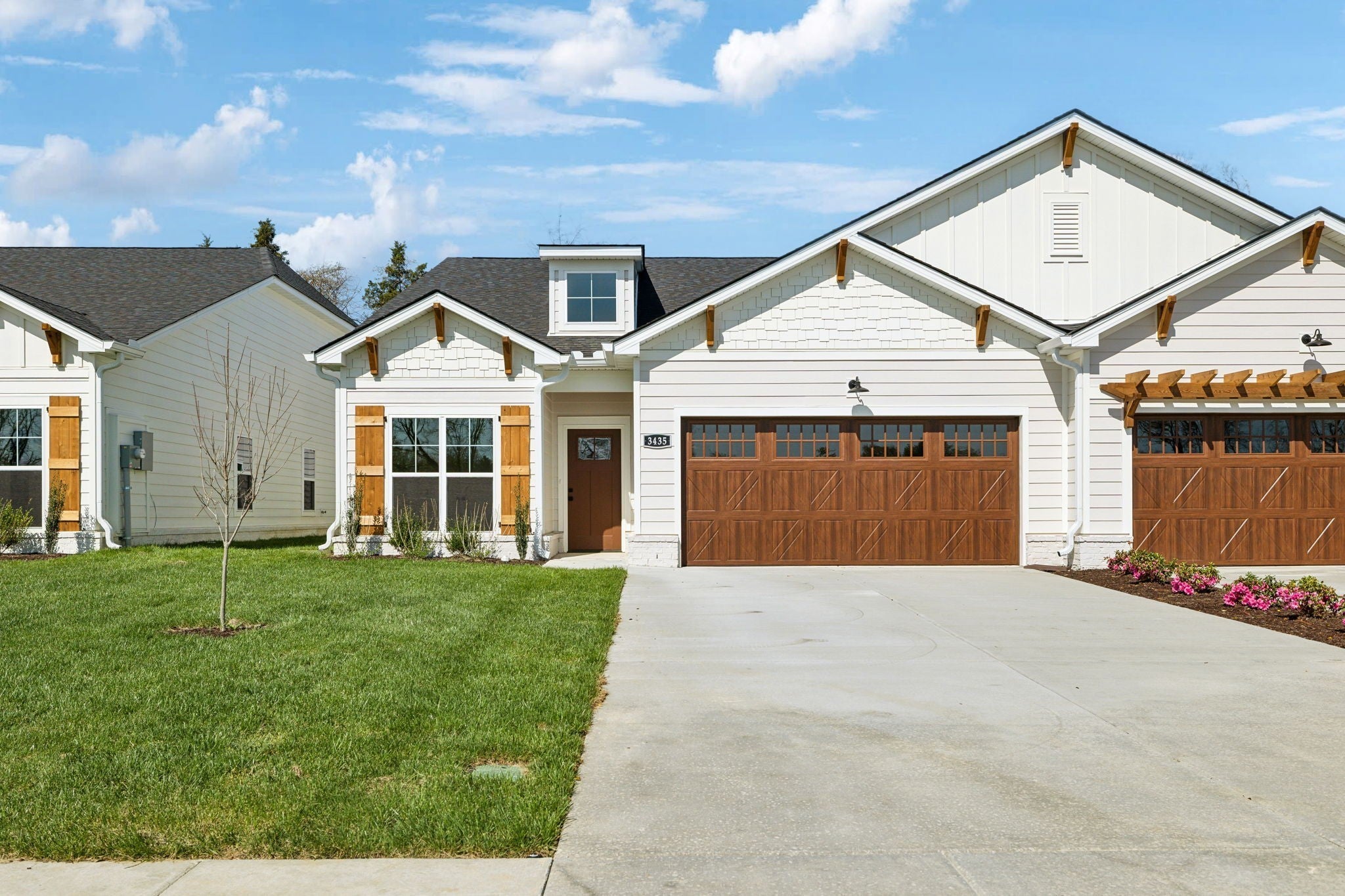3435 John Richards Dr — photo