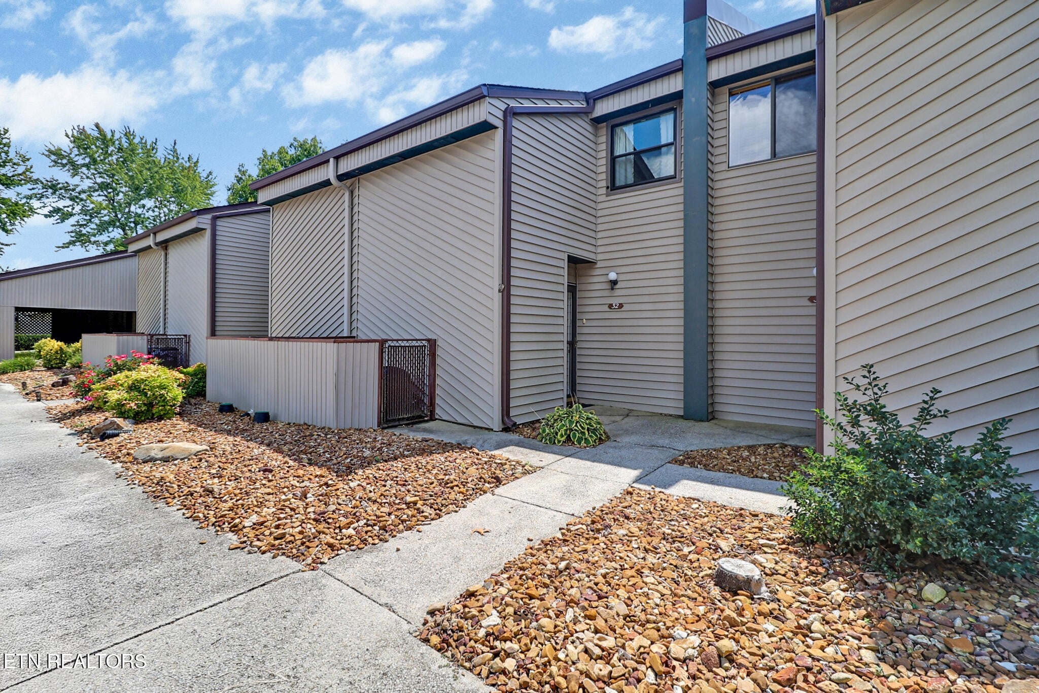 96 Lakeshore Lane 32 — photo