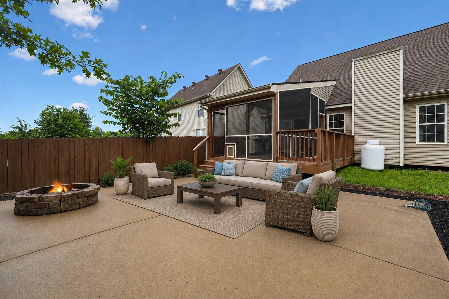 3454 Southwood Dr — photo