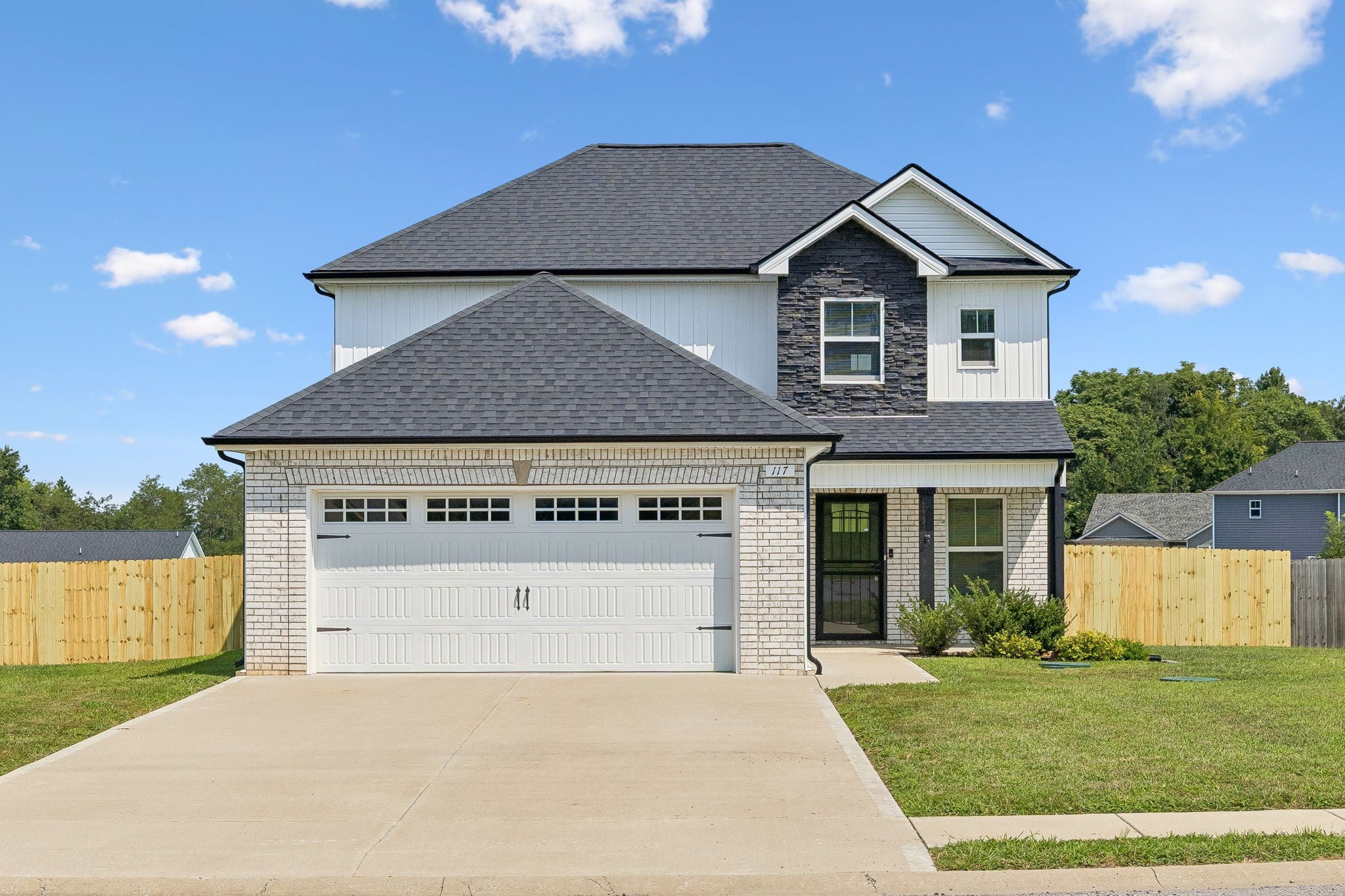 117 Tomahawk Pt — photo
