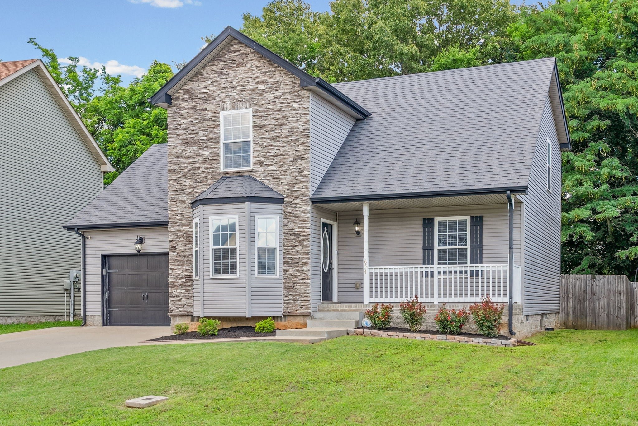 654 Fox Hound Dr — photo