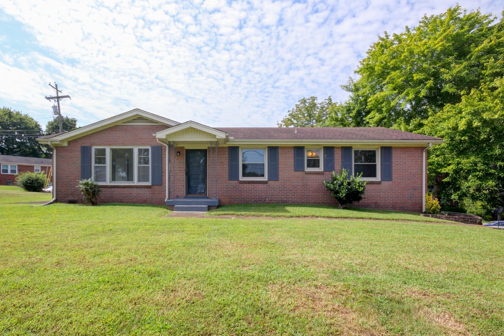 2128 Memorial Dr — photo