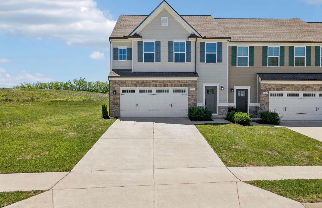 1322 Crescent Ridge Dr — photo