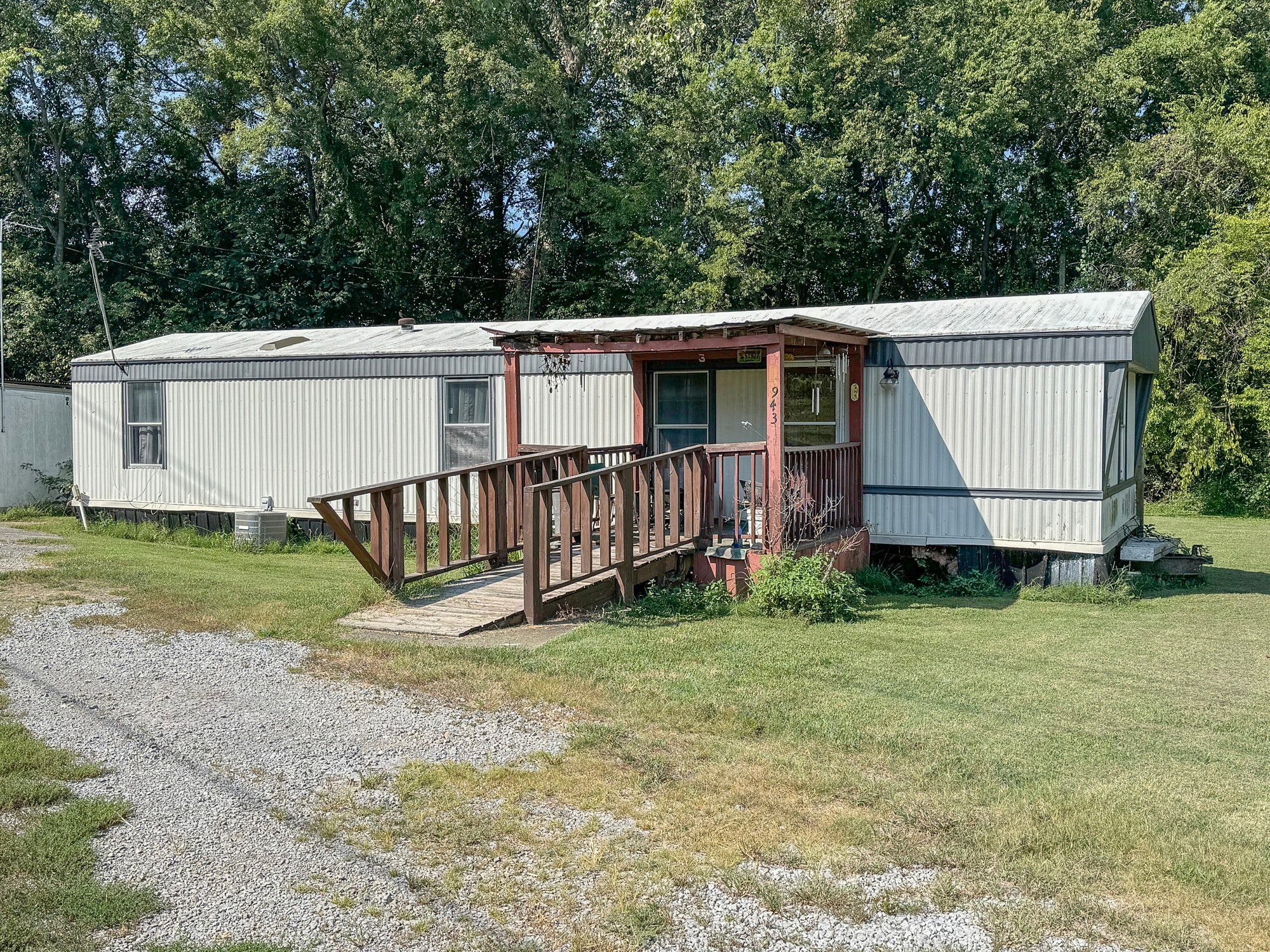943 Baker Rd — photo