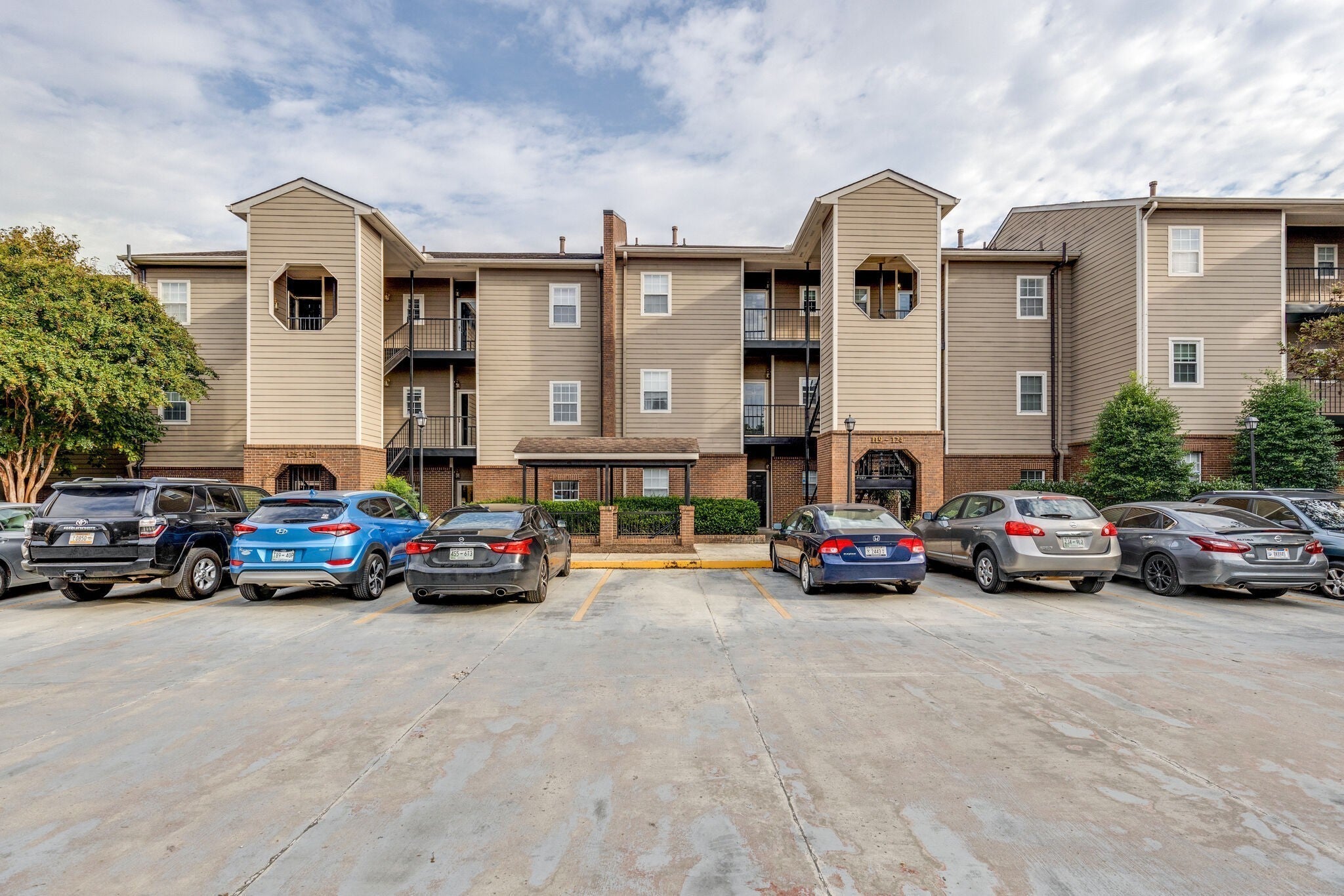 120 W End Pl — photo