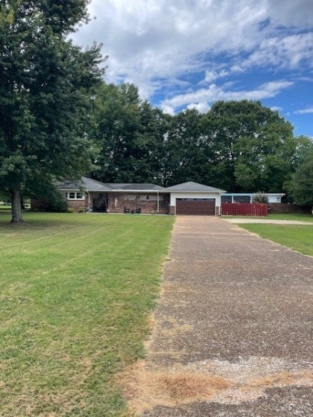 111 Grandview Dr — photo