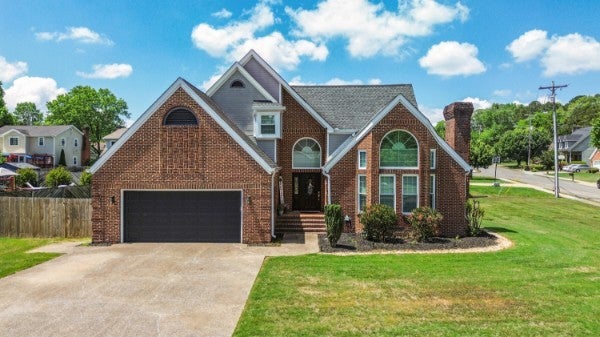 215 Hunters Run Cir NW — photo