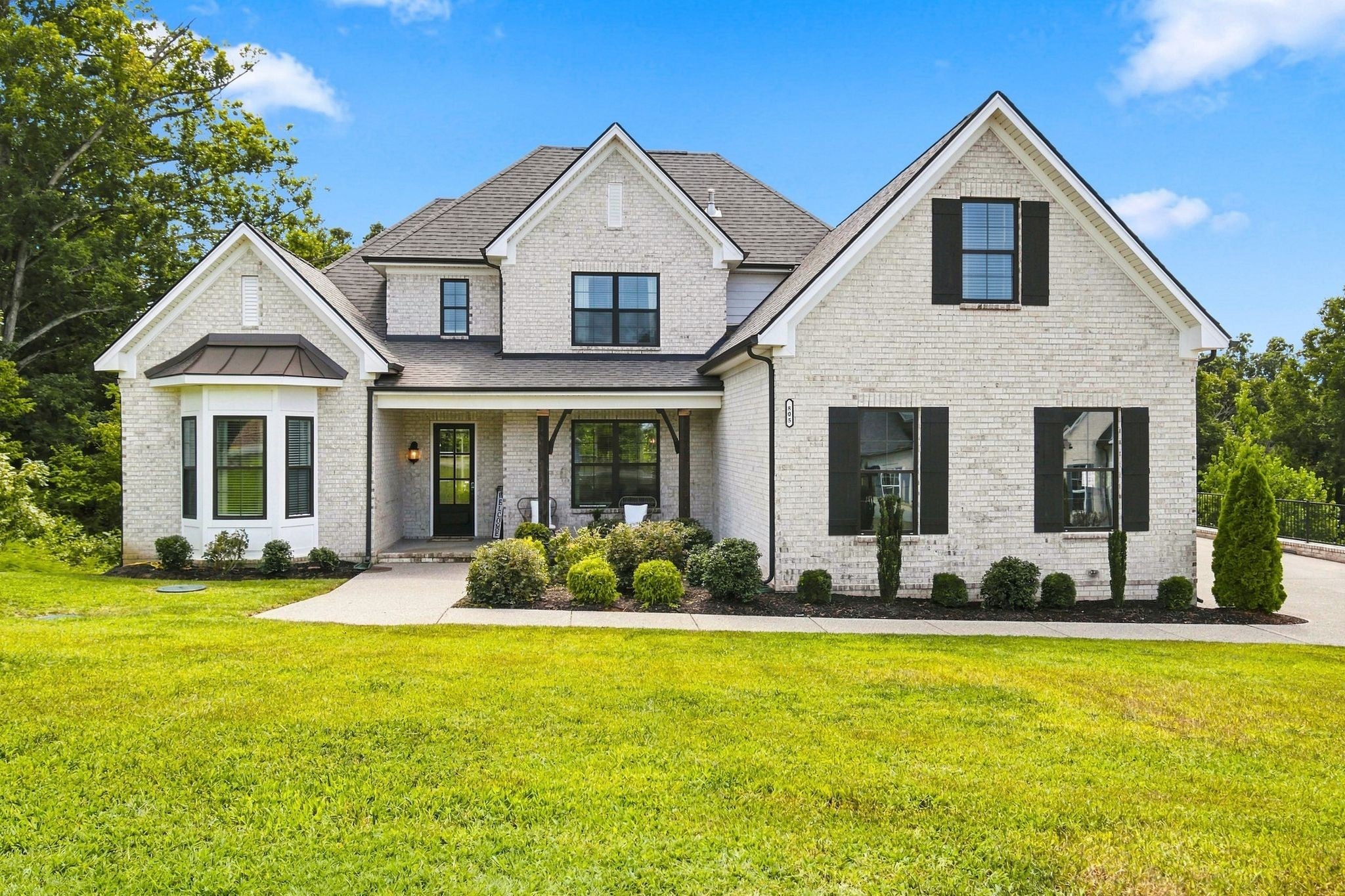 805 Saddle Ridge Dr — photo