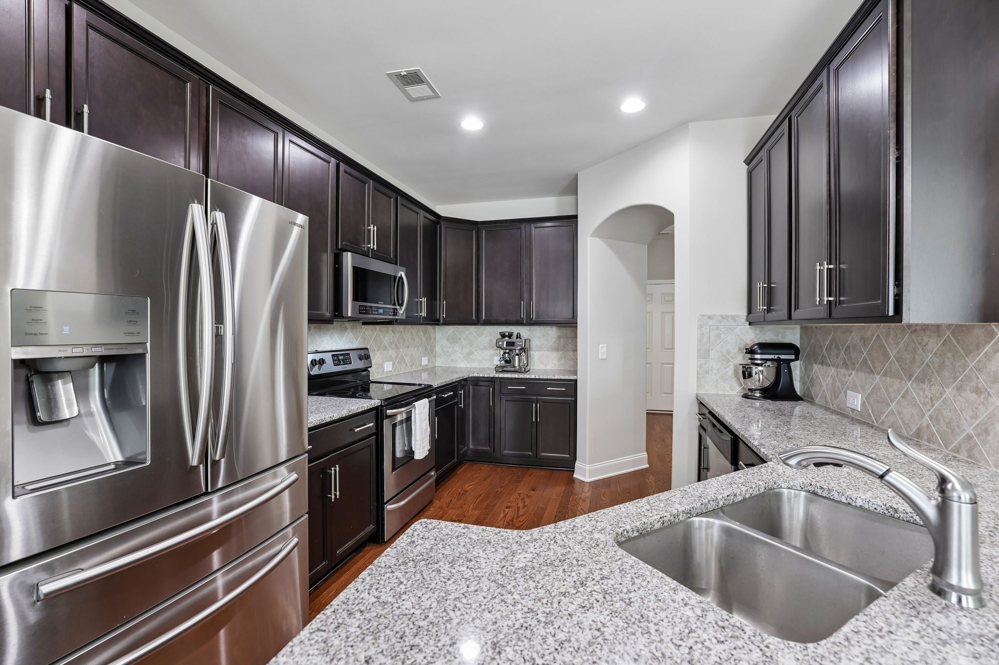 1413 Woodside Dr — photo