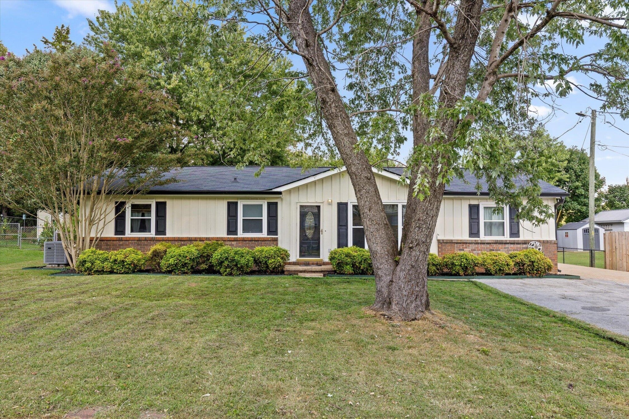 1389 Meadowood Drive — photo