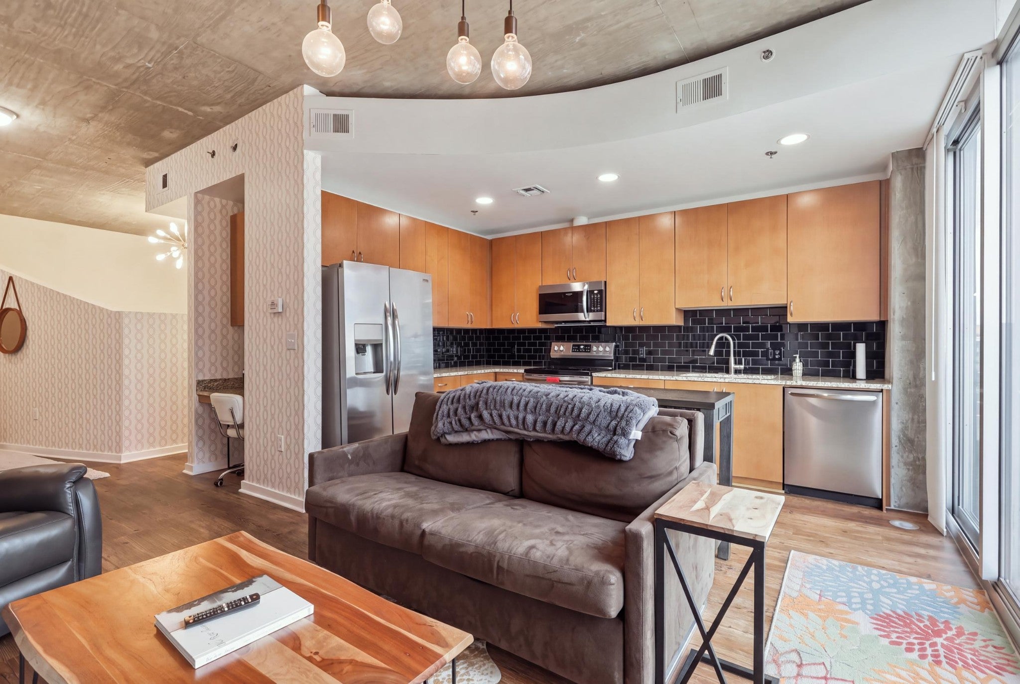 301 Demonbreun St 811 — photo