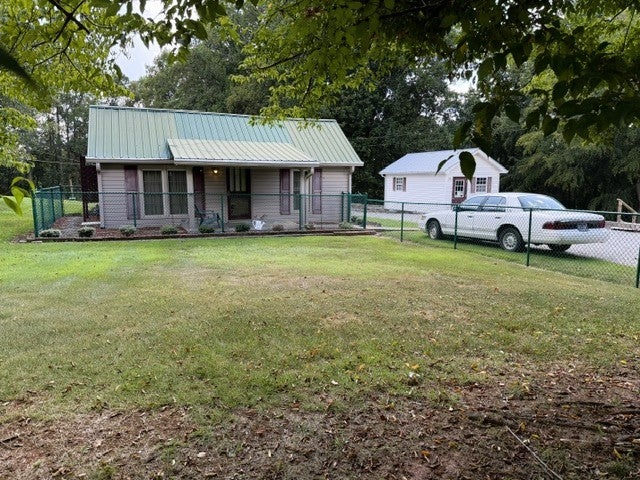 303 S Riverside Dr — photo