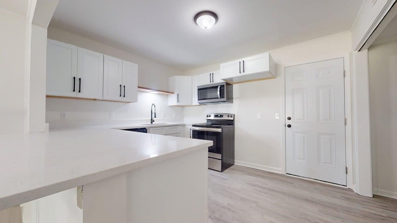 741 Lake Terrace Dr — photo