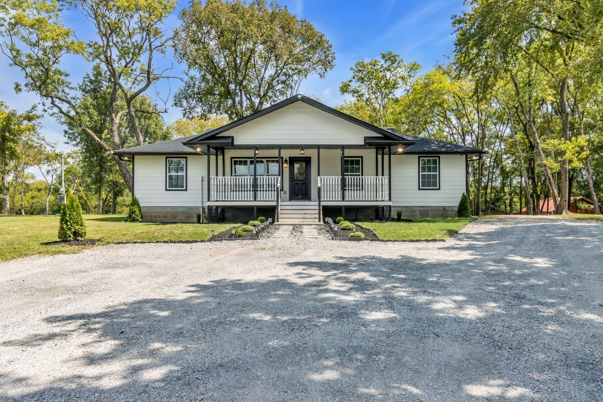 1613 Rucker Rd — photo